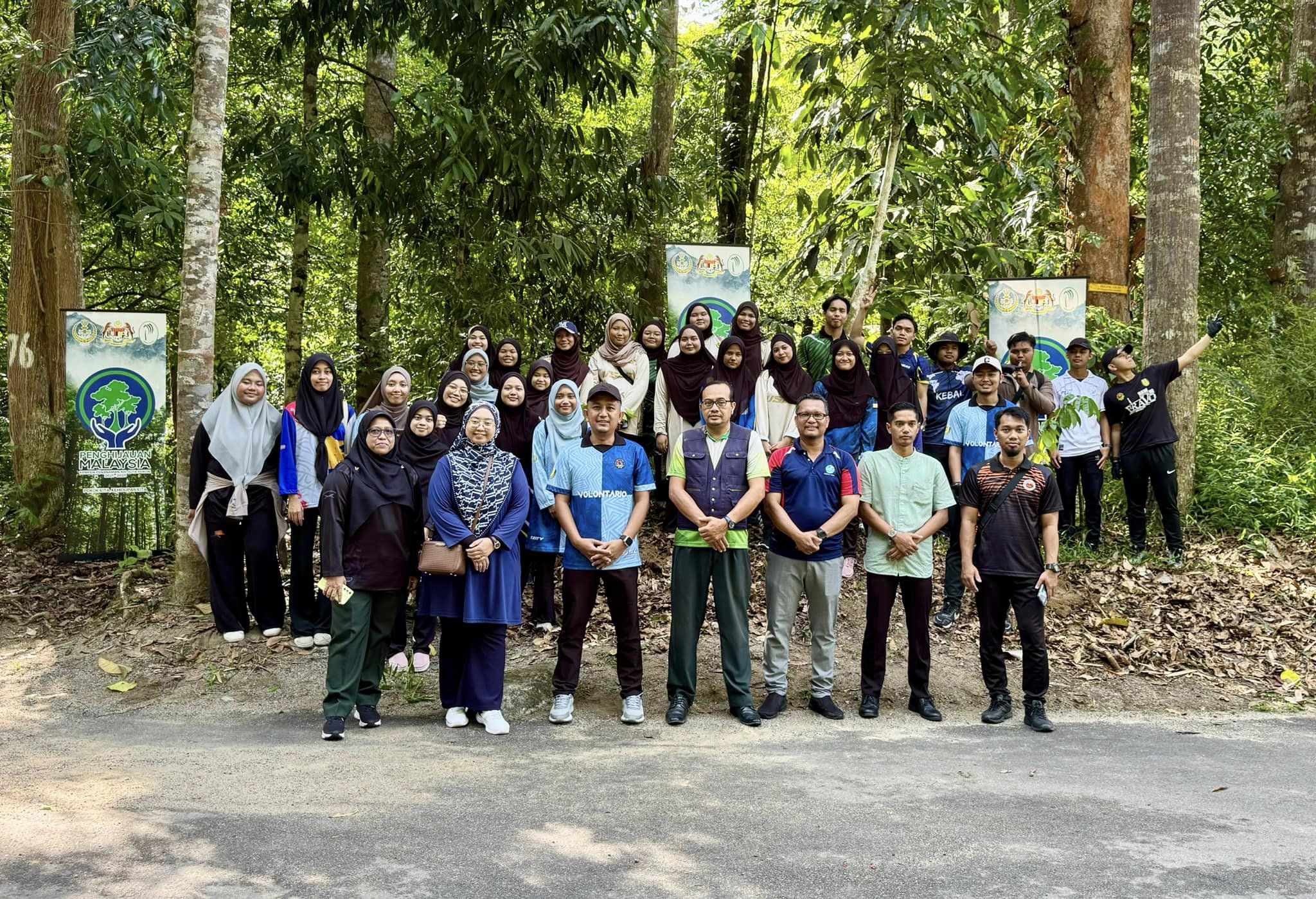 SKUAD SUKARELAWAN USAS SERTAI PROGRAM RAKAN BUMI: PLOGGING KOMUNITI DI ULU KENAS